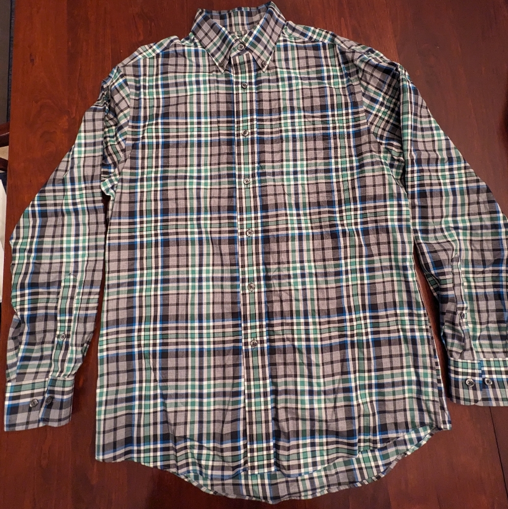 Jos. A. Bank travelers collection button down shirt. Size medium